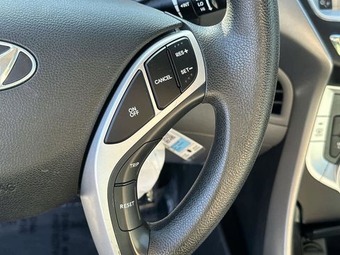 Used 2011 Hyundai Elantra GLS w/ Navigation Pkg 4 image 25