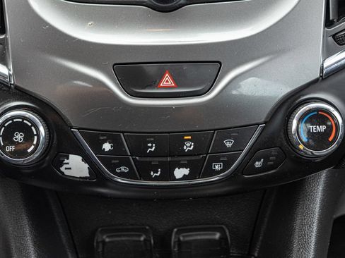 Used 2017 Chevrolet Cruze LT w/ Convenience Package FWD image 19