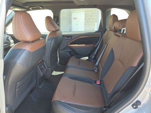 Certified 2025 Subaru Forester Touring AWD/4WD image 15