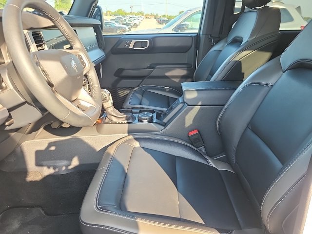 Used 2025 Ford Bronco Outer Banks AWD/4WD image 4