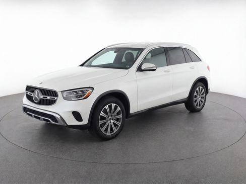 Used 2024 Mercedes-Benz GLC 300 4MATIC image 3