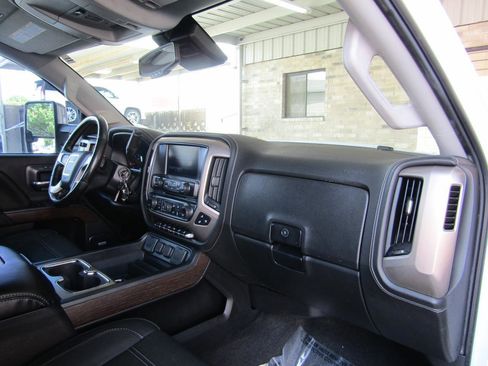Used 2018 GMC Sierra 2500 Denali w/ Suspension Package, Off-Road image 12