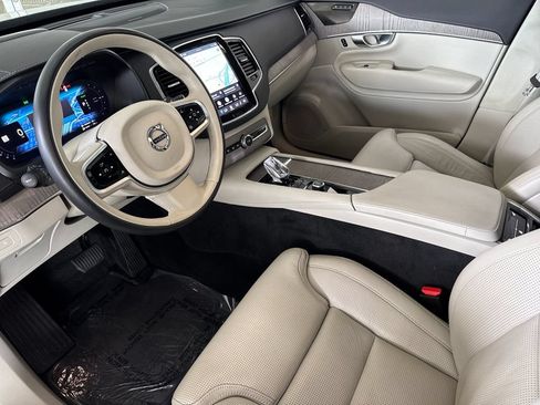 Certified 2023 Volvo XC90 T8 Ultimate w/ Lounge Package AWD/4WD image 9