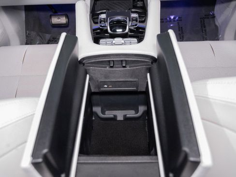 Certified 2023 Mercedes-Benz Maybach GLS 600 4MATIC image 29