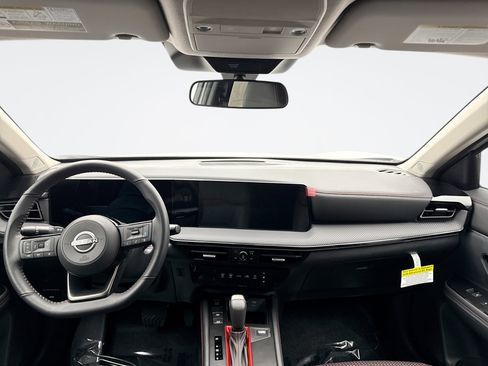 Used 2025 Nissan Kicks SR image 14