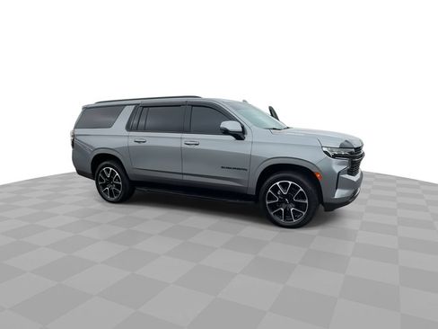 Used 2023 Chevrolet Suburban RST w/ Luxury Package AWD/4WD image 2