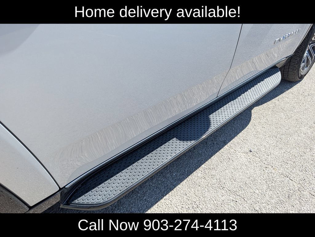 Used 2024 Jeep Wagoneer L Series II w/ Flexible Seating Group AWD/4WD image 30