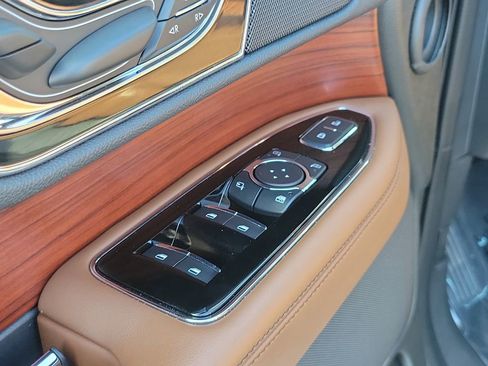 Used 2022 Lincoln Navigator Reserve RWD image 16