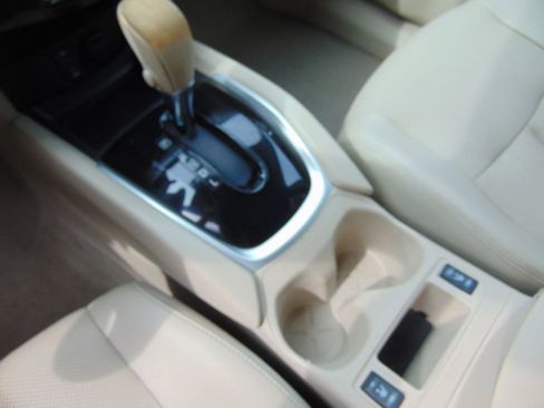 Used 2015 Nissan Rogue SL image 22