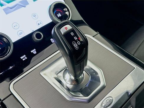 Used 2020 Land Rover Range Rover Evoque SE image 22