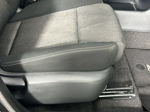 Used 2024 Nissan Rogue SV FWD image 23