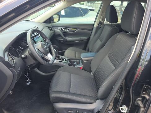 Used 2019 Nissan Rogue SV FWD image 3