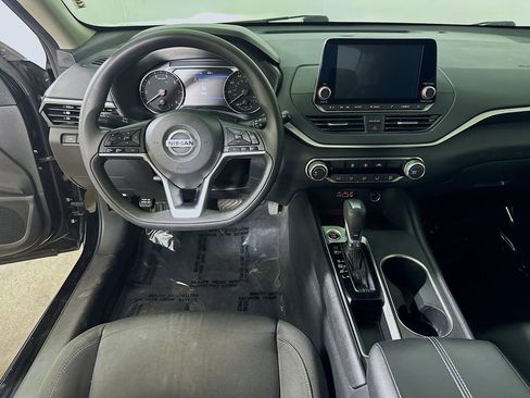 Used 2022 Nissan Altima 2.5 SV image 17