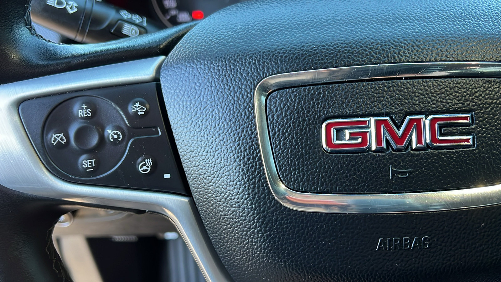 Used 2024 GMC Terrain SLT w/ Infotainment Package II AWD/4WD image 26