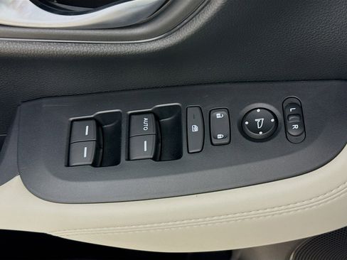 Certified 2026 Honda HR-V LX image 20