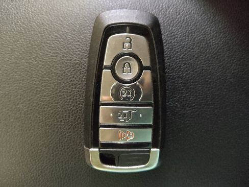 Used 2020 Ford Escape SEL FWD image 32
