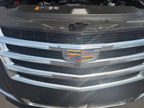 Used 2017 Cadillac Escalade ESV Premium Luxury AWD/4WD image 25