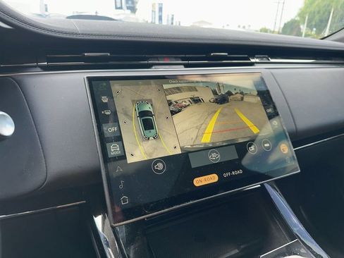 Used 2024 Land Rover Range Rover Sport SE AWD/4WD image 13