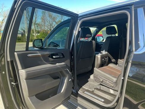 New 2026 Chevrolet Suburban High Country AWD/4WD image 16