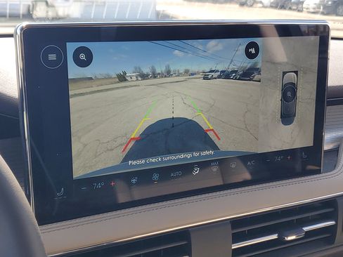 Used 2023 Lincoln Corsair AWD w/ Equipment Group 101A image 17