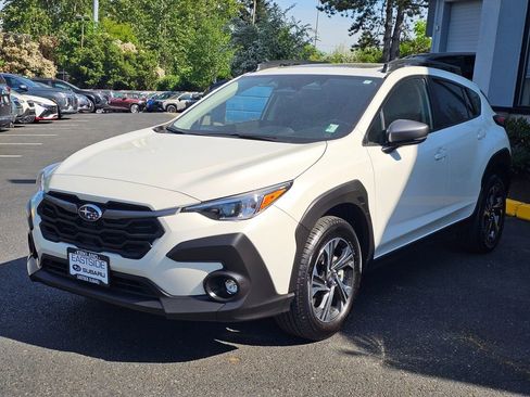 Used 2024 Subaru Crosstrek 2.0i Premium AWD/4WD image 3