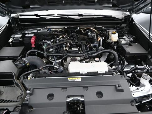 Used 2025 Toyota Tacoma TRD Off-Road image 17