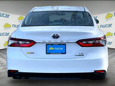 Used 2022 Toyota Camry LE image 5