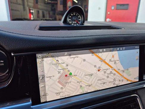 Used 2017 Porsche Panamera 4 image 18