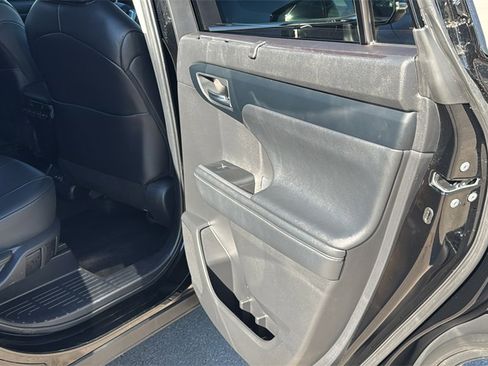 Certified 2024 Toyota Highlander XLE image 42