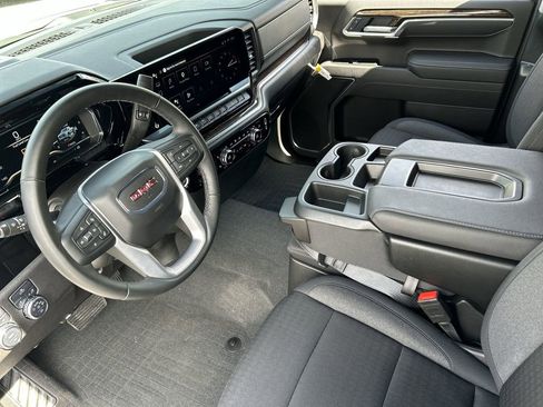Used 2025 GMC Sierra 1500 Elevation image 10