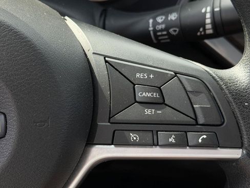 Used 2025 Nissan Altima 2.5 SV FWD image 17