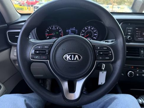 Used 2016 Kia Optima LX FWD image 23