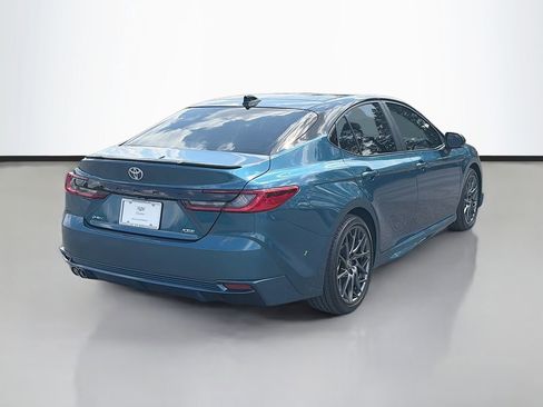 Used 2025 Toyota Camry XSE FWD image 5