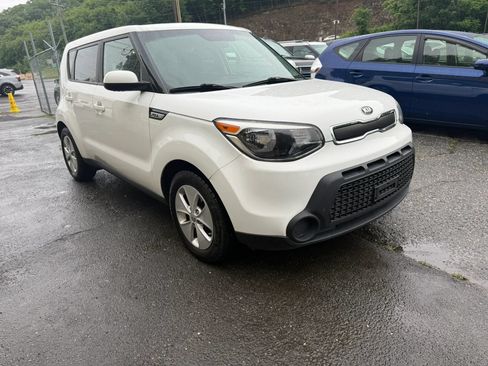 Used 2016 Kia Soul FWD image 3