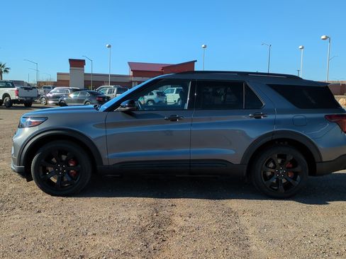 Used 2022 Ford Explorer ST w/ Equipment Group 401A image 6