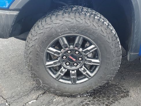 Used 2024 GMC Sierra 1500 AT4X AWD/4WD image 9