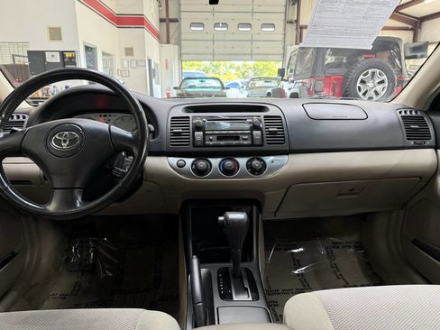 Used 2004 Toyota Camry SE FWD image 19