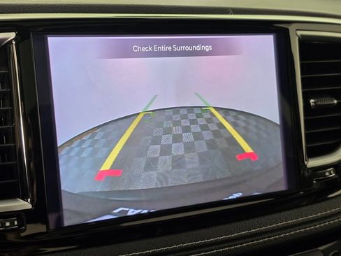 Used 2023 Chrysler Pacifica Limited w/ Uconnect Theater Family Group FWD image 35