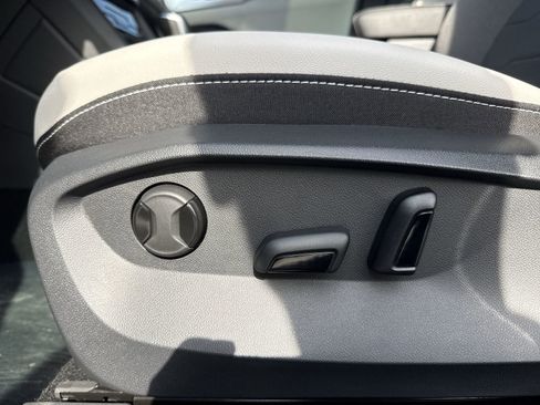 New 2026 Volkswagen Taos SE AWD/4WD image 13