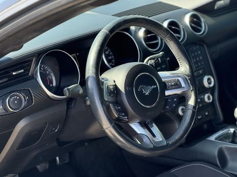 Used 2018 Ford Mustang Coupe image 2