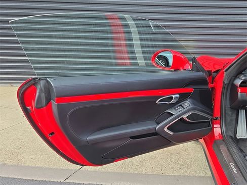 Used 2019 Porsche 911 Turbo image 7