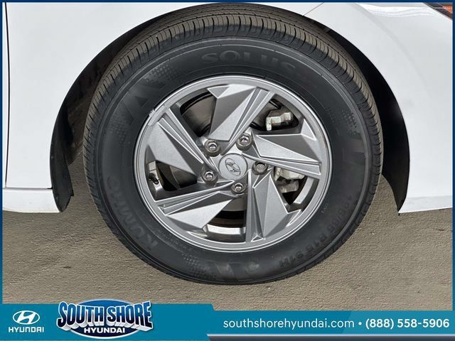 Certified 2024 Hyundai Elantra SE FWD image 9