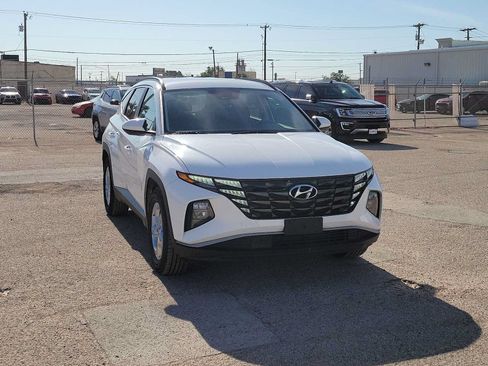 Used 2024 Hyundai Tucson SEL FWD image 2