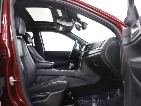 Used 2019 Jeep Grand Cherokee Altitude image 11