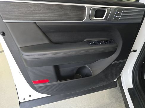 Certified 2025 Hyundai Santa Fe Limited AWD/4WD image 12