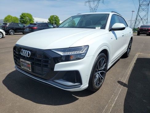Used 2020 Audi Q8 Premium Plus w/ Premium Plus Package AWD/4WD image 4