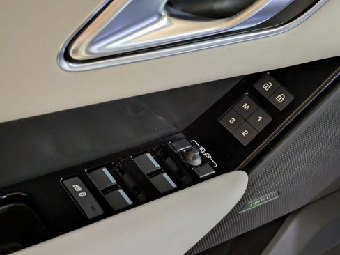 New 2026 Land Rover Range Rover Velar S AWD/4WD image 12
