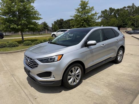 Used 2019 Ford Edge Titanium w/ Equipment Group 301A FWD image 1