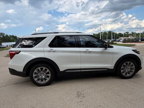 New 2026 Ford Explorer Platinum RWD image 5