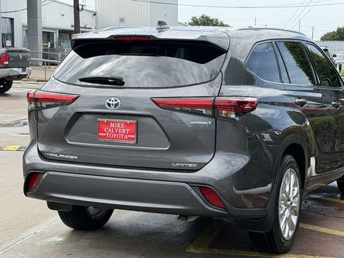 Used 2023 Toyota Highlander Limited AWD/4WD image 6